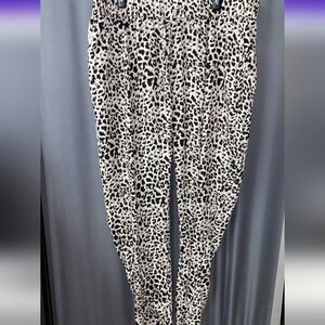 NWT Calvin Klein Leopard Print Leggings